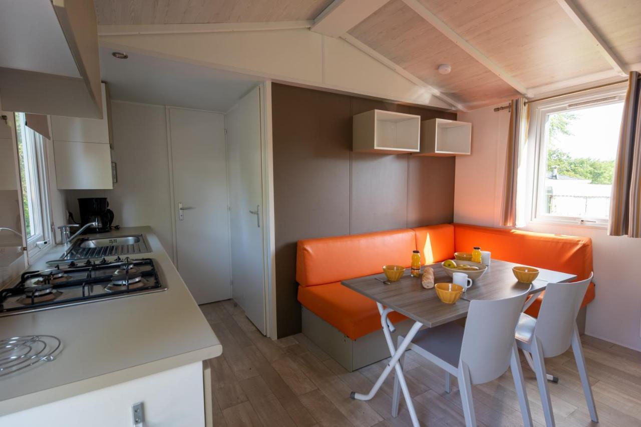 Camping Les Falaises De Toussaint Exterior foto